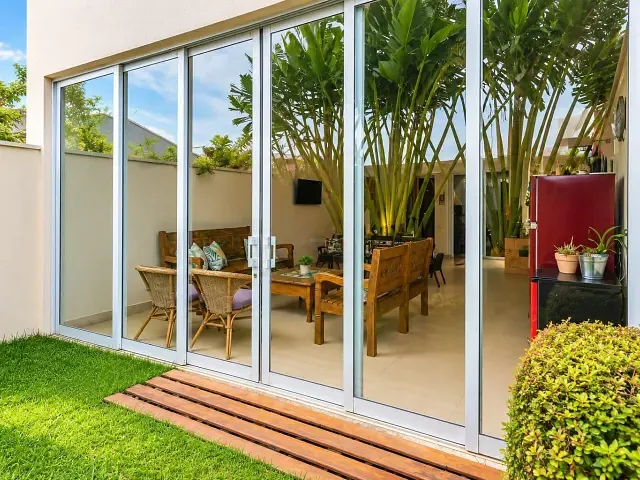 Casa 3 quartos e 3 banheiros, para alugar, no bairro Parque Jambeiro em Campinas