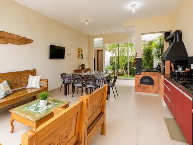 Casa 3 quartos e 3 banheiros, para alugar, no bairro Parque Jambeiro em Campinas