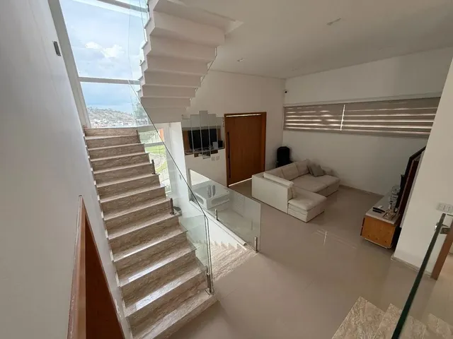 Casa com 450m² 3 quartos e 4 banheiros, à venda ou para alugar, no bairro Urbanova em São José Dos Campos