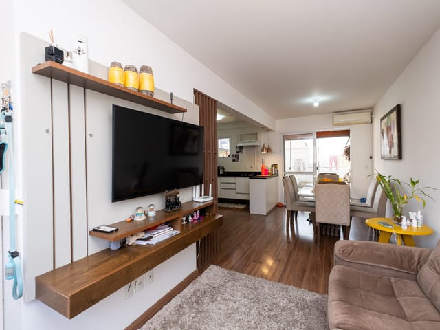 Casa 2 quartos e 2 banheiros, à venda, no bairro Areal em Pelotas