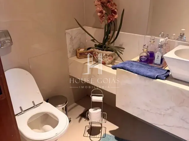 Casa com 669m² 5 quartos e 7 banheiros, à venda, no bairro Jardins Madri em Goiânia