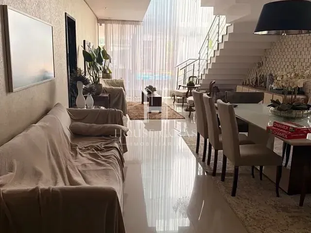 Casa com 669m² 5 quartos e 7 banheiros, à venda, no bairro Jardins Madri em Goiânia