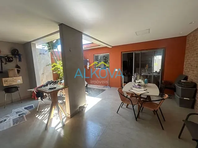 Casa com 125m² 2 quartos e 2 banheiros, à venda, no bairro Eugênio de Mello em São José dos Campos