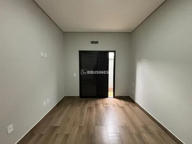Casa 3 quartos e 4 banheiros, à venda, no bairro Engenho Velho em Nova Odessa