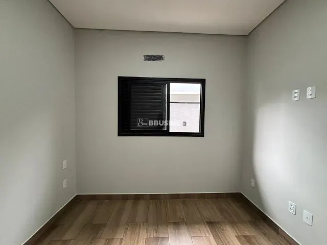 Casa 3 quartos e 4 banheiros, à venda, no bairro Engenho Velho em Nova Odessa