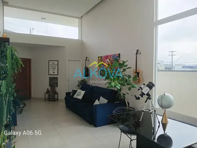 Casa com 250m² 3 quartos e 2 banheiros, à venda, no bairro Urbanova VII em São José dos Campos