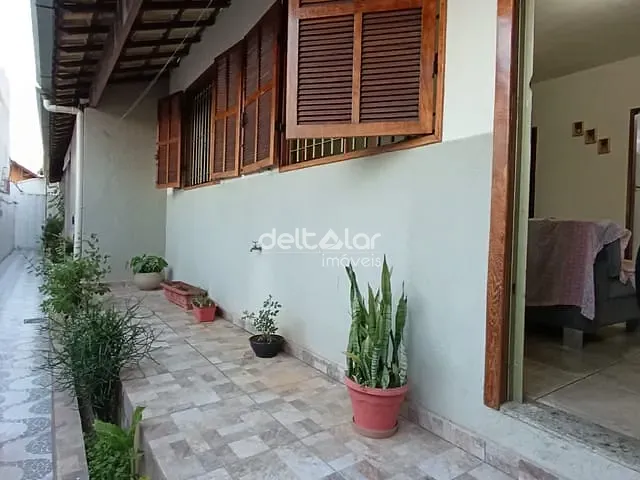 Casa com 60m² 2 quartos e 1 banheiro, à venda, no bairro Vila Cloris em Belo Horizonte