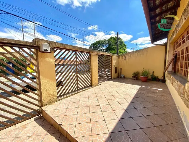 Casa com 420m² 3 quartos e 3 banheiros, para alugar, no bairro Vila Aeroporto em Campinas