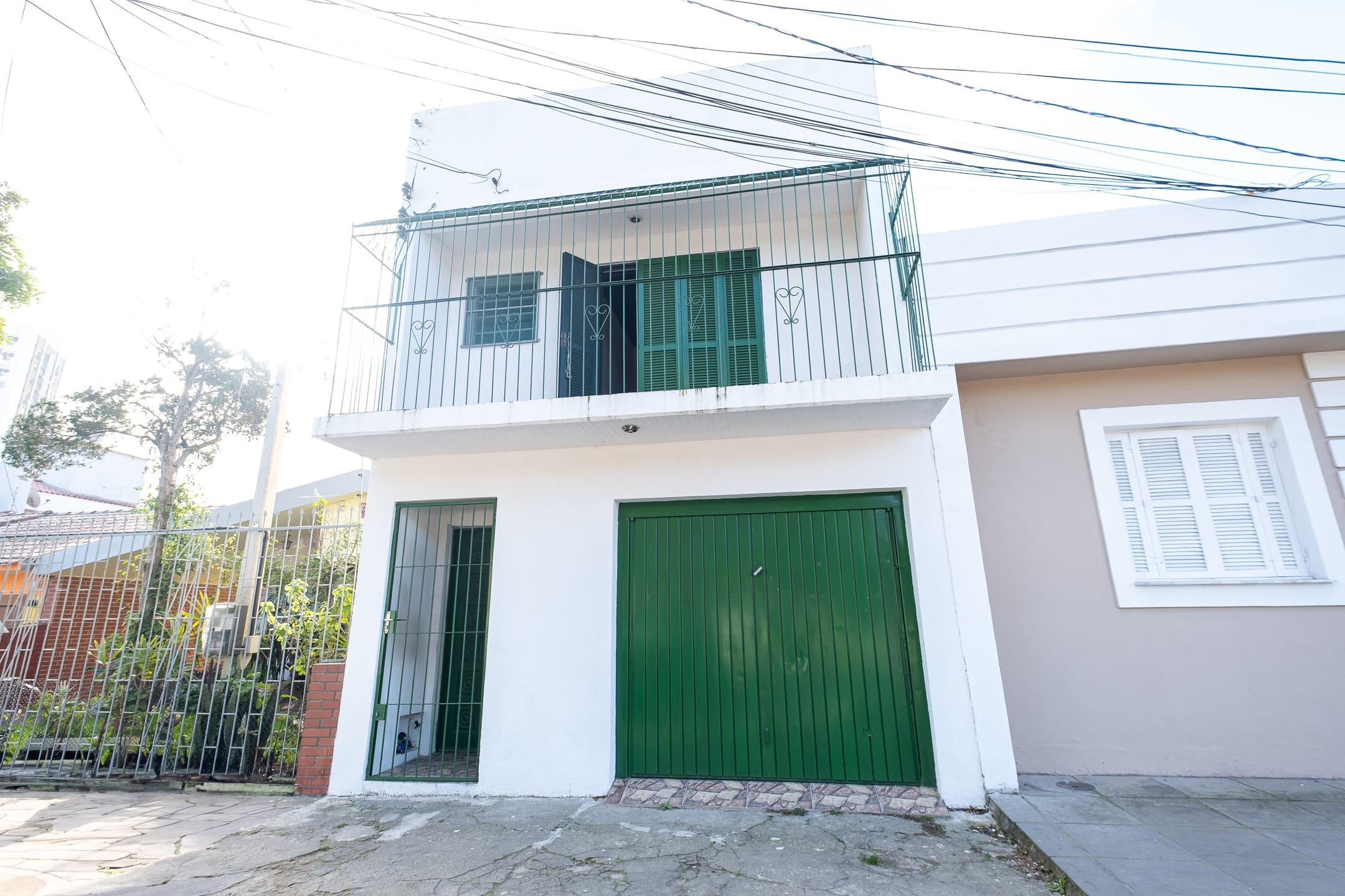 Casa com três quartos, duas suítes, quatro banheiros e vaga de garagem, para venda,  Areal, Pelotas, RS