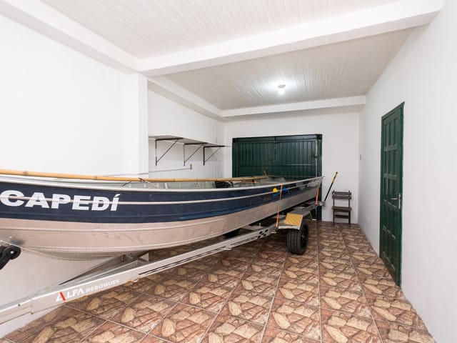 Casa 3 quartos e 4 banheiros, à venda, no bairro Areal em Pelotas