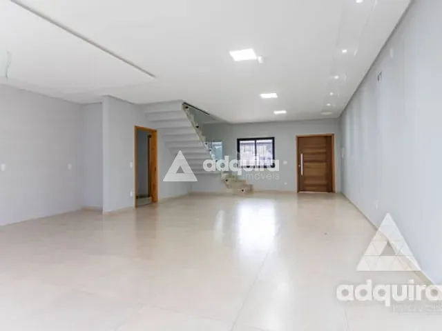 Sobrado 3 quartos e 3 banheiros, à venda, no bairro Estrela em Ponta Grossa