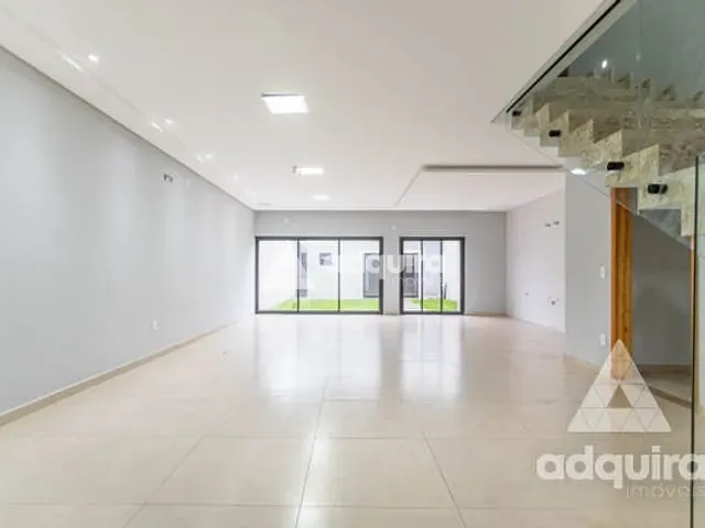 Sobrado 3 quartos e 3 banheiros, à venda, no bairro Estrela em Ponta Grossa