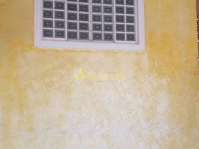 Casa com 250m² 3 quartos e 1 banheiro, à venda, no bairro Residencial Mombaça I em Pindamonhangaba