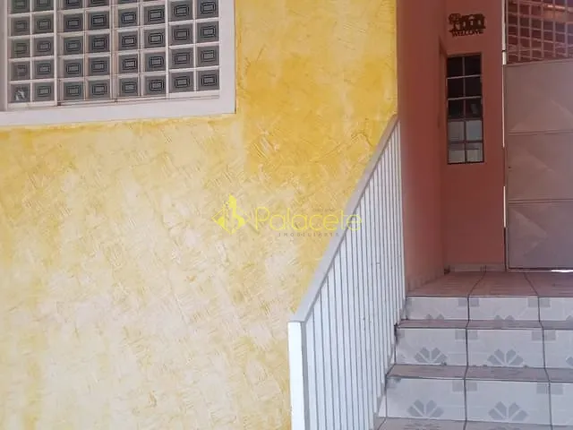 Casa com 250m² 3 quartos e 1 banheiro, à venda, no bairro Residencial Mombaça I em Pindamonhangaba