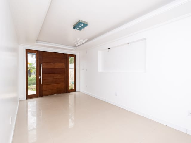 Casa 4 quartos e 6 banheiros, à venda, no bairro Três Vendas em Pelotas