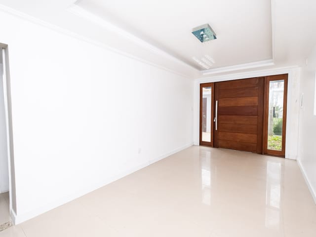 Casa 4 quartos e 6 banheiros, à venda, no bairro Três Vendas em Pelotas