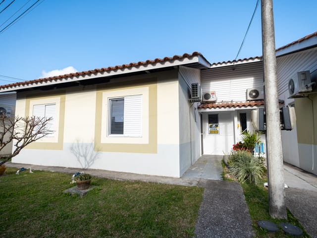 Casa 2 quartos e 1 banheiro, à venda, no bairro Três Vendas em Pelotas