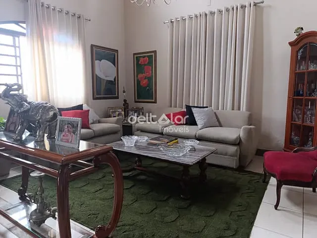 Casa com 510m² 4 quartos e 4 banheiros, à venda, no bairro Planalto em Belo Horizonte
