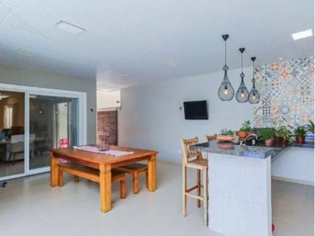 Casa com 250m² 4 quartos e 4 banheiros, à venda, no bairro Urbanova em São José dos Campos