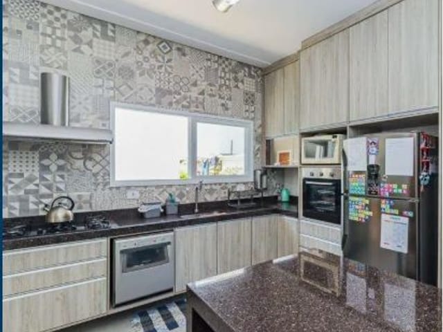 Casa com 250m² 4 quartos e 4 banheiros, à venda, no bairro Urbanova em São José dos Campos