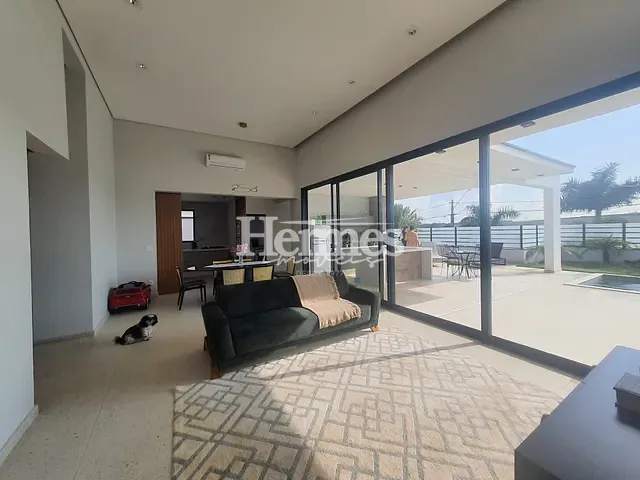 Casa 3 quartos e 4 banheiros, à venda, no bairro Parque Brasil 500 em Paulínia