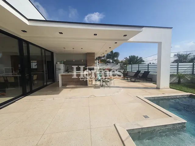 Casa 3 quartos e 4 banheiros, à venda, no bairro Parque Brasil 500 em Paulínia