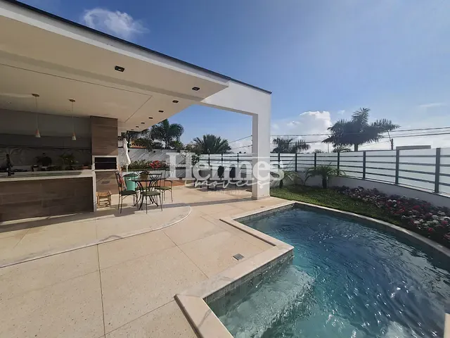 Casa 3 quartos e 4 banheiros, à venda, no bairro Parque Brasil 500 em Paulínia