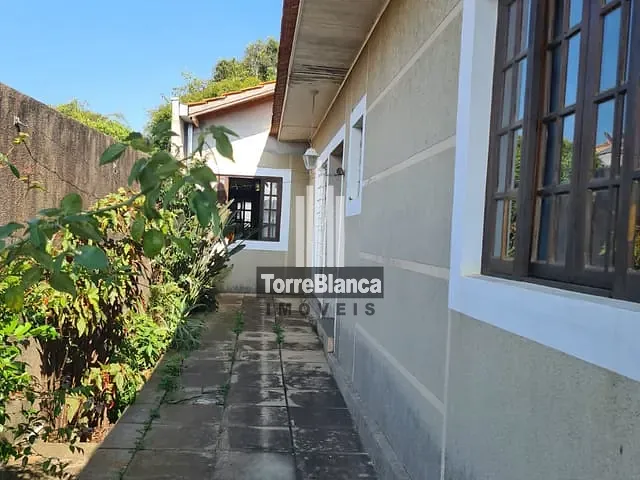 Casa com 434m² 4 quartos e 3 banheiros, à venda, no bairro Nova Rússia em Ponta Grossa