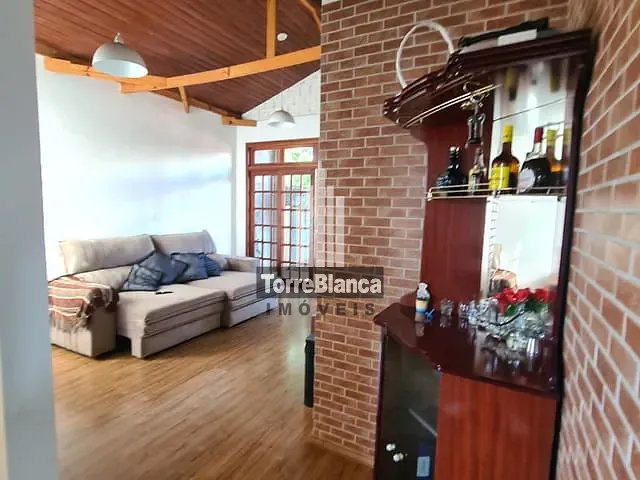 Casa com 434m² 4 quartos e 3 banheiros, à venda, no bairro Nova Rússia em Ponta Grossa