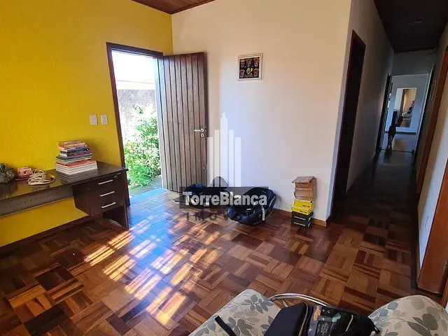 Casa com 434m² 4 quartos e 3 banheiros, à venda, no bairro Nova Rússia em Ponta Grossa
