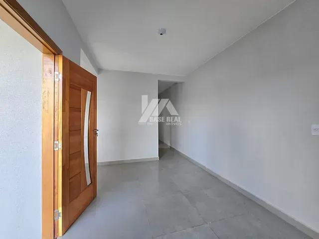 Casa com 180m² 3 quartos e 2 banheiros, à venda, no bairro Piriquitos em Ponta Grossa