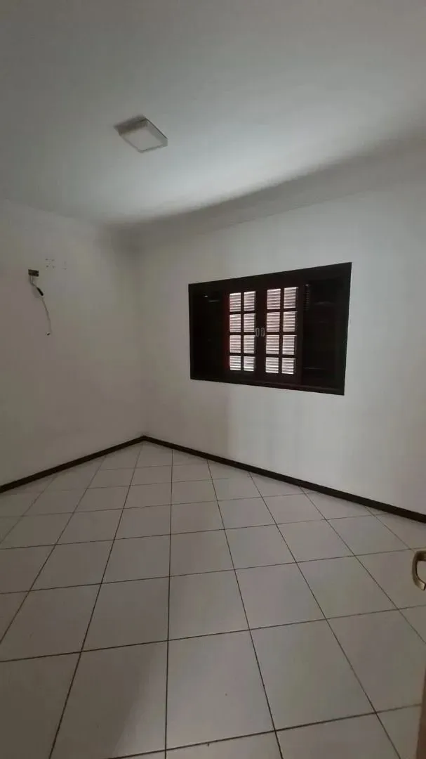 Casa, 4 quartos, 262 m² - Foto 5