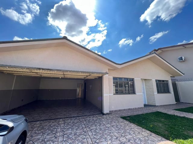 Casa para locação, Residência Espetacular com CincoDormitórios, Suíte e Muito Mais!Jardim Carvalho, Ponta Grossa, PR