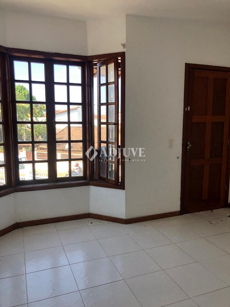 Casa à venda com 2 quartos, 57m² - Foto 8