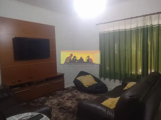 Casa com 260m² 3 quartos e 2 banheiros, para alugar, no bairro Residencial Burato em Campinas