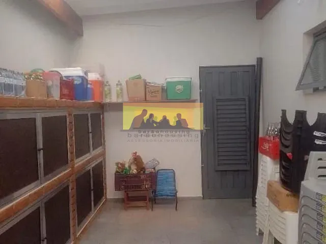 Casa com 260m² 3 quartos e 2 banheiros, para alugar, no bairro Residencial Burato em Campinas