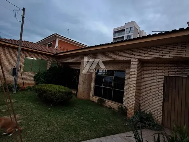 Casa com 462m² 4 quartos e 4 banheiros, à venda, no bairro Orfãs em Ponta Grossa