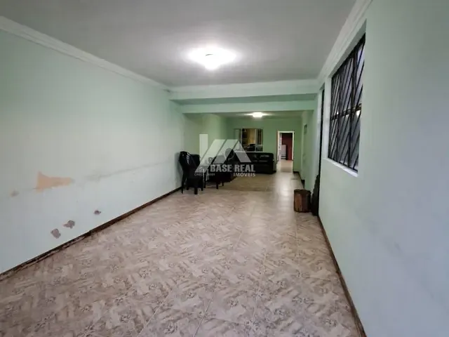 Casa com 462m² 4 quartos e 4 banheiros, à venda, no bairro Orfãs em Ponta Grossa