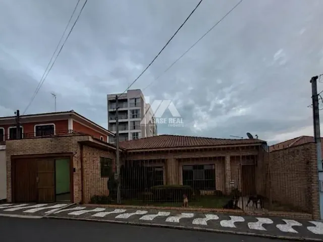 Casa com 462m² 4 quartos e 4 banheiros, à venda, no bairro Orfãs em Ponta Grossa