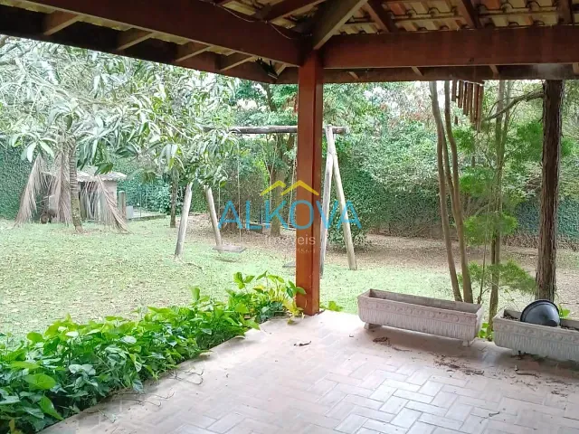 Casa com 1500m² 4 quartos e 4 banheiros, para alugar, no bairro Chácaras São José em São José dos Campos