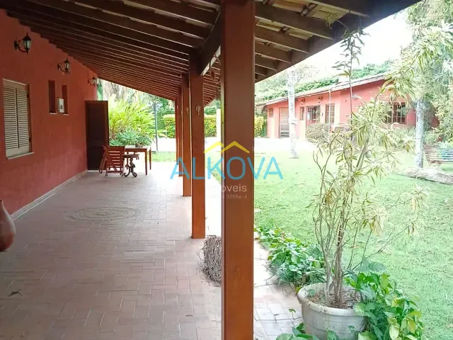 Casa com 1500m² 4 quartos e 4 banheiros, para alugar, no bairro Chácaras São José em São José dos Campos