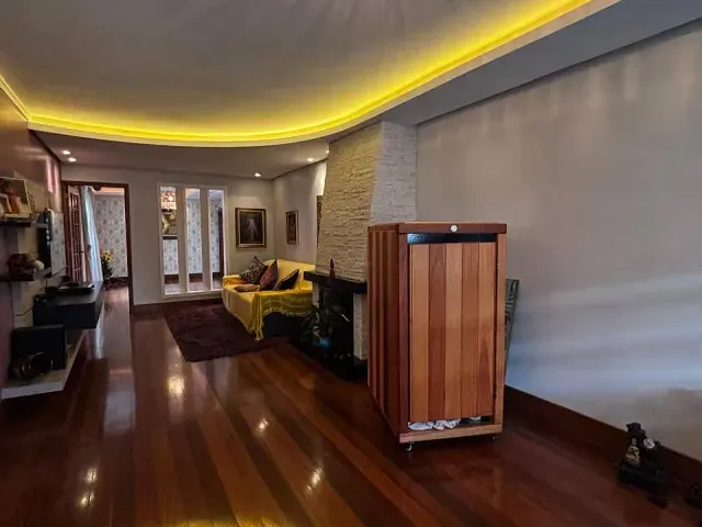 Casa 3 quartos e 3 banheiros, à venda, no bairro Pio X em Caxias do Sul