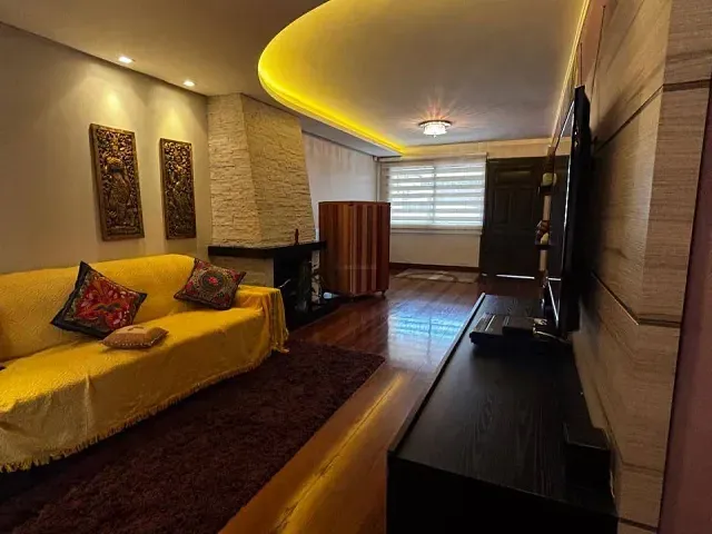 Casa 3 quartos e 3 banheiros, à venda, no bairro Pio X em Caxias do Sul