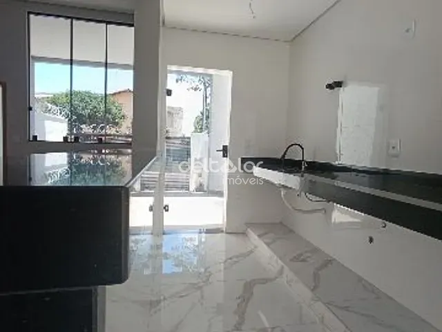 Casa com 180m² 3 quartos e 2 banheiros, à venda, no bairro Rio Branco em Belo Horizonte