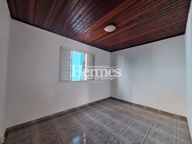 Casa com 250m² 2 quartos e 1 banheiro, à venda, no bairro Vila Monte Alegre em Paulínia