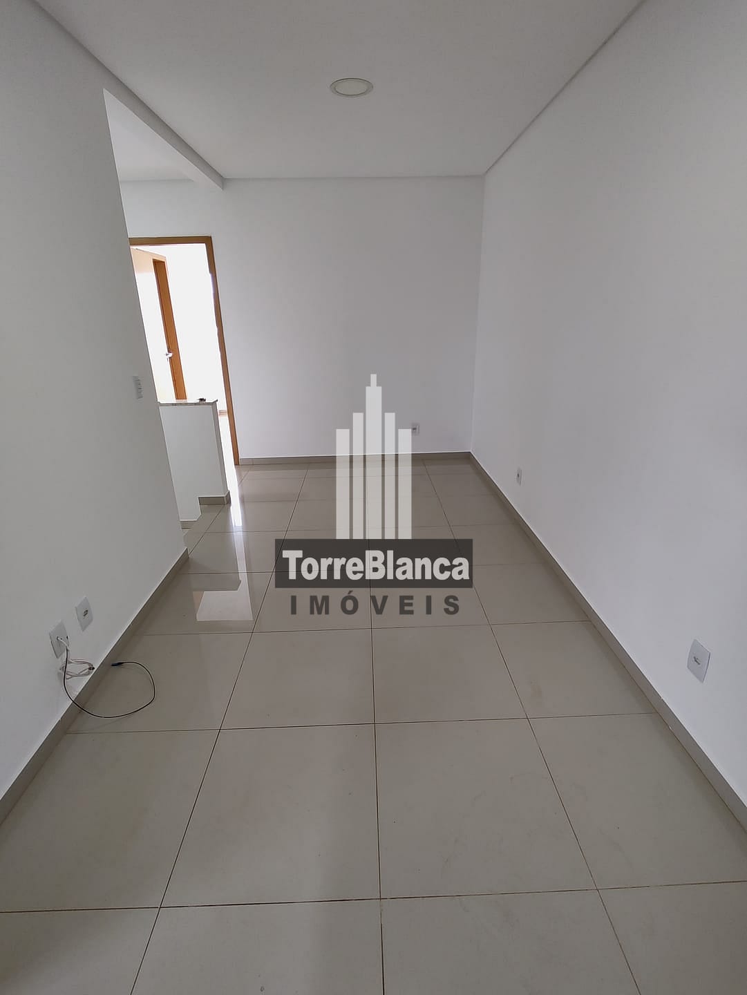 Casa à venda com 2 quartos, 75m² - Foto 2