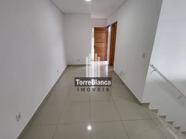 Casa 2 quartos e 1 banheiro, à venda, no bairro Contorno em Ponta Grossa