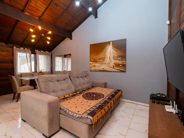 Casa 3 quartos e 2 banheiros, à venda, no bairro Laranjal em Pelotas
