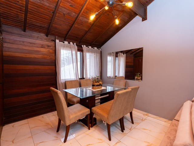 Casa 3 quartos e 2 banheiros, à venda, no bairro Laranjal em Pelotas