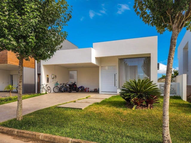 Casa 2 quartos e 3 banheiros, à venda, no bairro Laranjal em Pelotas
